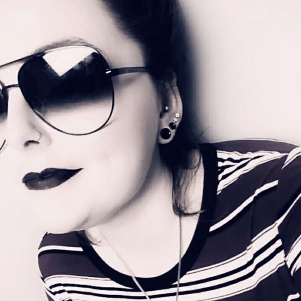 Meet your Posher, Taylar